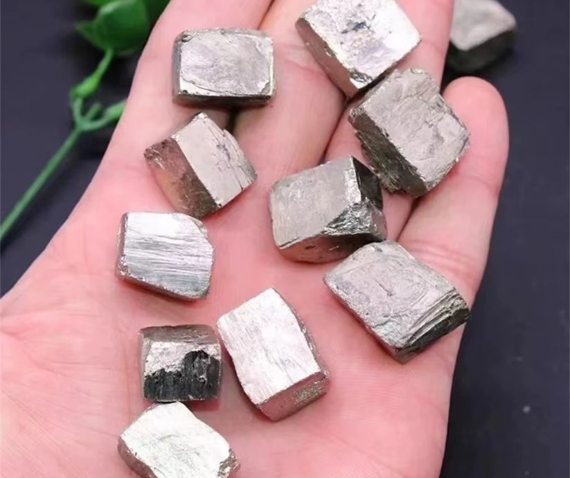 Cubo de Pirita Natural de Alta Densidade